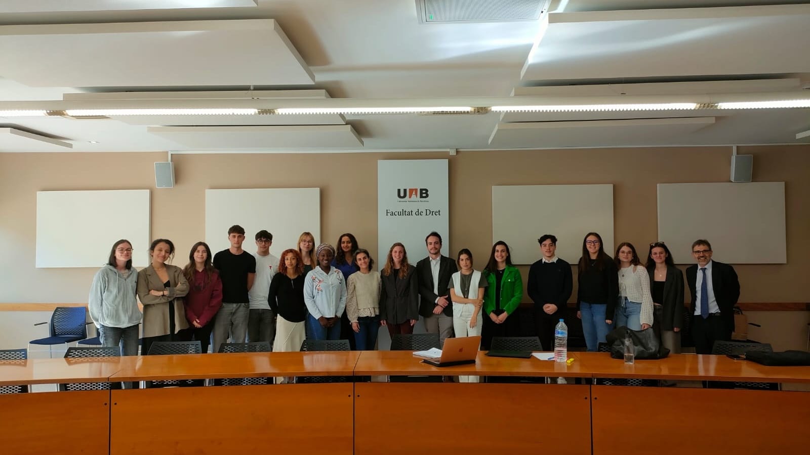 Estudiants Universitaris 